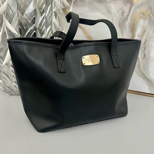 Excellent Very Gentle Used Michael Kors Tote